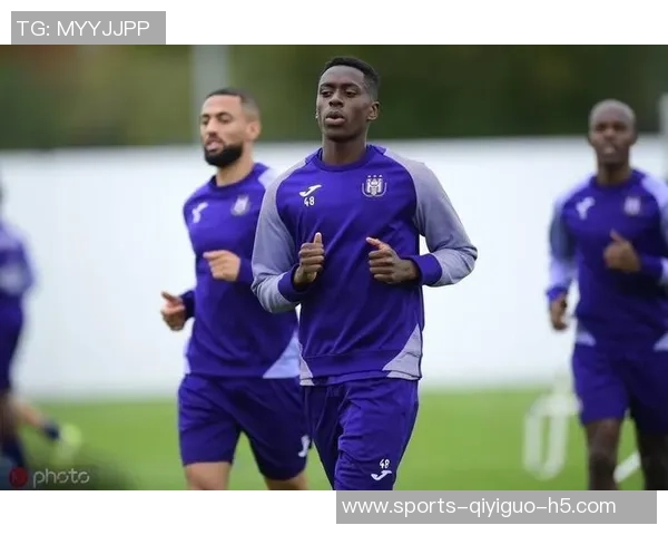 洛孔加以30万欧转会费加盟汉堡感谢孔帕尼如同大哥般支持 洛孔加以30万欧转会费加盟汉堡感谢孔帕尼如同大哥般支持