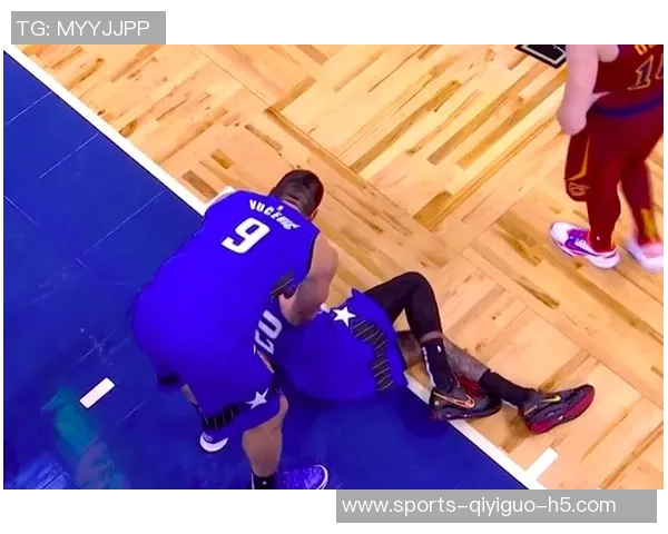 王钰栋热身赛遭泰国队飞踹重创痛苦倒地引发关注与担忧